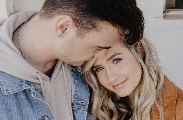 Nu conteaza doar gesturile tandre: 10+ citate romantice care te ajuta sa ii spui mai usor ce simti