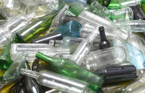 De astazi se aplica garantia de 50 de bani la ambalajele din sticla