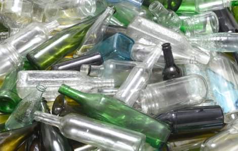 De astazi se aplica garantia de 50 de bani la ambalajele din sticla