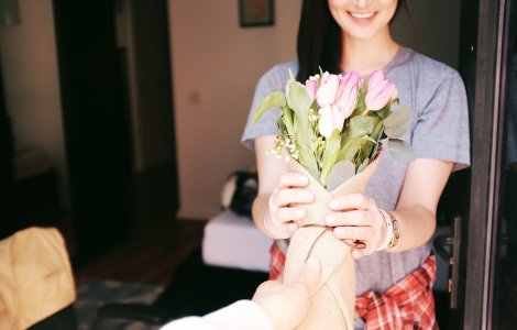 Cum oferi flori cuiva in functie de personalitatea sa