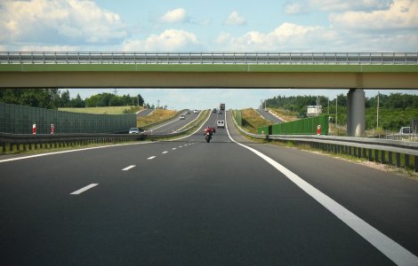 Comisia Europeana aproba fonduri de aproape doua miliarde de euro pentru infrastructura din Romania