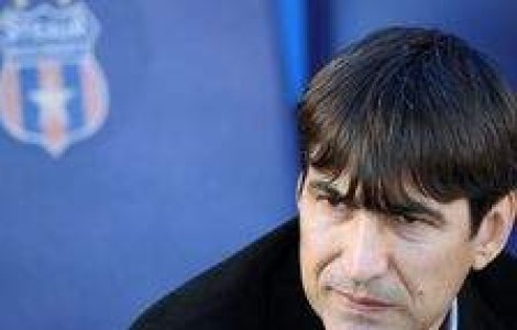 Piturca: 'Nici daca pierdem cu Austria nu o sa imi dau demisia de la nationala'