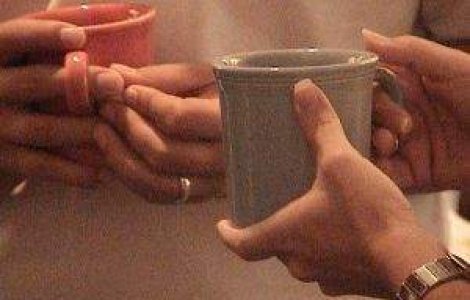 Studiu: Cati dintre romani dezbat teme politice la locul de munca?