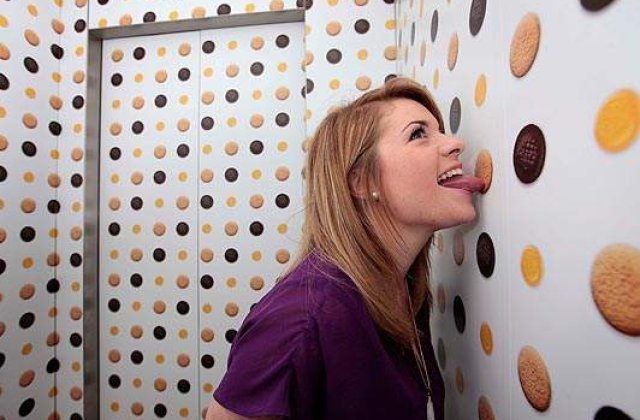 Te-ai urca intr-un lift cu gust de BISCUITI?