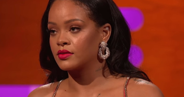 Fenty Beauty, linia de produse cosmetice a Rihannei, criticata pentru un produs al carui nume are conotatii rasiste