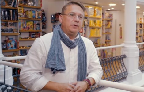 Vizante dezminte ca ar fi amenintat familia actorului Gaitan cu arderea pe rug: Romania TV, aveti decenta!