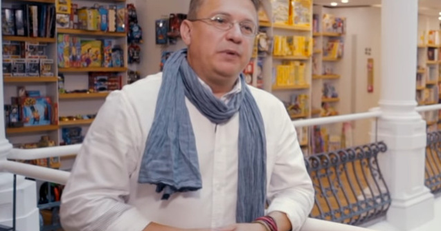 Vizante dezminte ca ar fi amenintat familia actorului Gaitan cu arderea pe rug: Romania TV, aveti decenta!