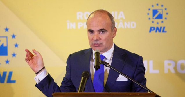 Rares Bogdan si-ar fi cumparat o vila cu 500.000 de euro de la o apropiata a Elenei Udrea, trimisa in judecata de DNA