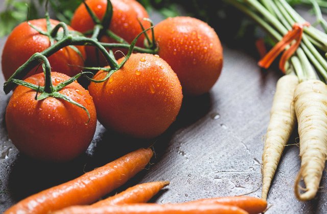 Ministerul Agriculturii: Legumele si fructele romanesti sunt, in totalitate, obtinute prin metode traditionale