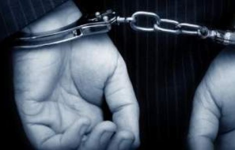 Nastase trimite 'alarmistii' la inchisoare