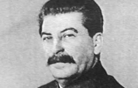 Chipul lui Stalin, imprimat pe autobuzele rusesti de Ziua Victoriei