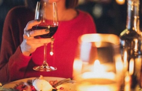 Un nou studiu demonteaza mitul potrivit caruia consumul moderat de alcool ar fi benefic