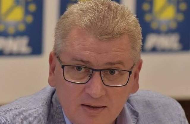 Vicepresedintele PNL, despre europarlamentare: Trebuie sa scapam de tuta din fruntea guvernului