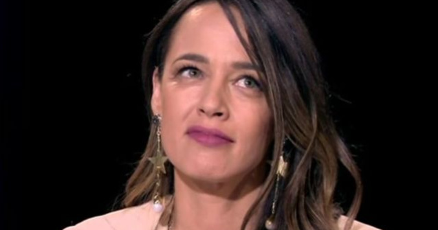 Raspunsul Andreei Raicu la intrebarea "Esti mandra ca premierul Romaniei este o femeie?"