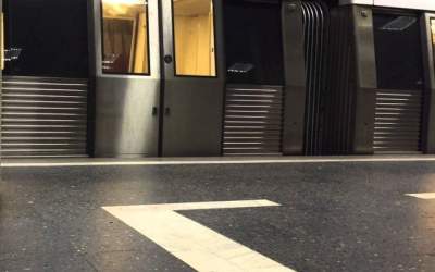 Un barbat de 30 de ani a fost...