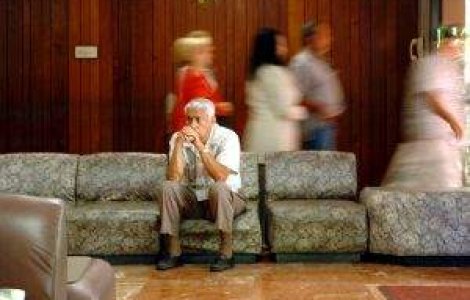 Mii de psihologi, obligati sa-si infiinteze cabinete individuale