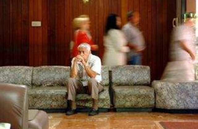 Mii de psihologi, obligati sa-si infiinteze cabinete individuale