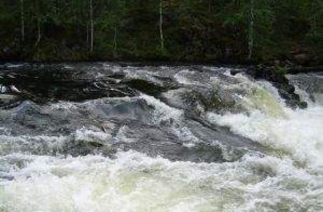 Avertizarea de inundatii s-a prelungit pentru Brasov, Harghita si Covasna