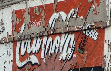 O tanara a murit din supradoza de Coca-Cola