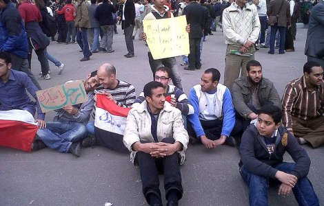 Zeci de mii de egipteni au protestat impotriva puterii militare