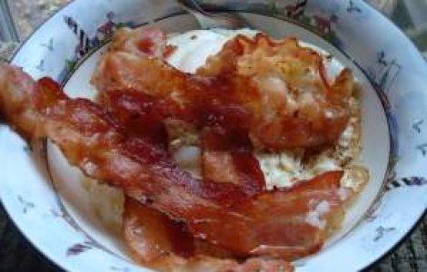  Foto  Burgerul cu peste 1.000 de felii de sunca, doar in Tokyo