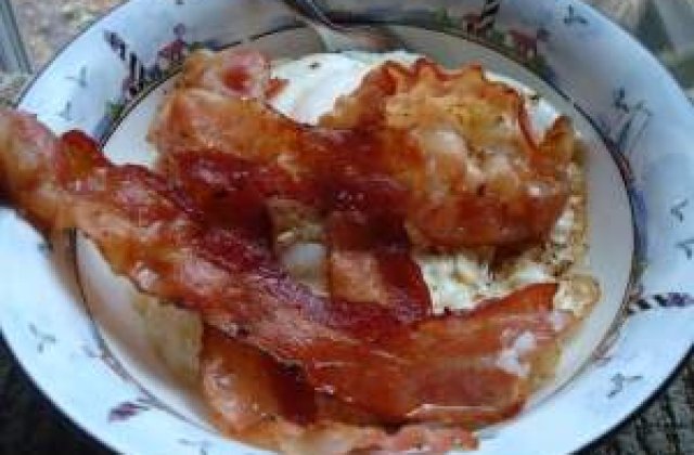 [FOTO] Burgerul cu peste 1.000 de felii de sunca, doar in Tokyo