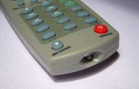 RCS vrea sa retransmita Antena 1 si Antena 3, dar gratuit