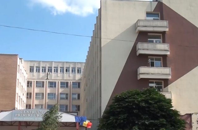 O femeie a murit dupa ce s-a aruncat de la etajul al doilea al Spitalului Municipal Roman