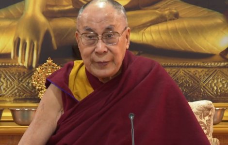 Dalai Lama a ajuns la spital din cauza unor dureri in piept