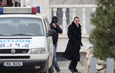 Gigi Becali, in arest