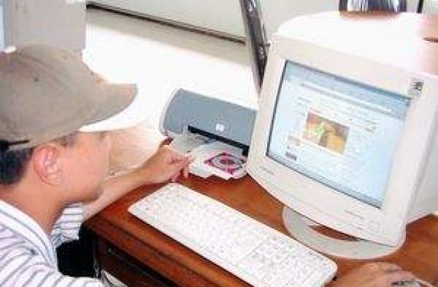 Twitter si Facebook cresc productivitatea la locul de munca