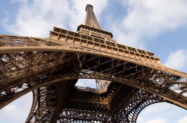 Rezultatele finale ale prezidentialelor din Franta in primul tur: Hollande conduce