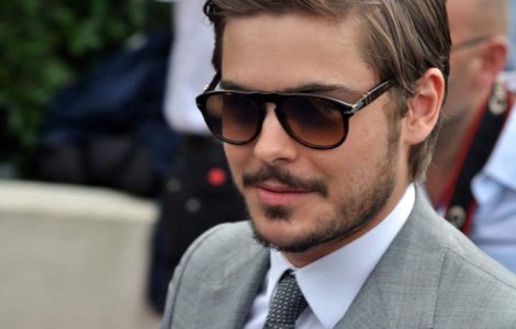 Replica de agatat de la Zac Efron: "Iti place High School Musical?"