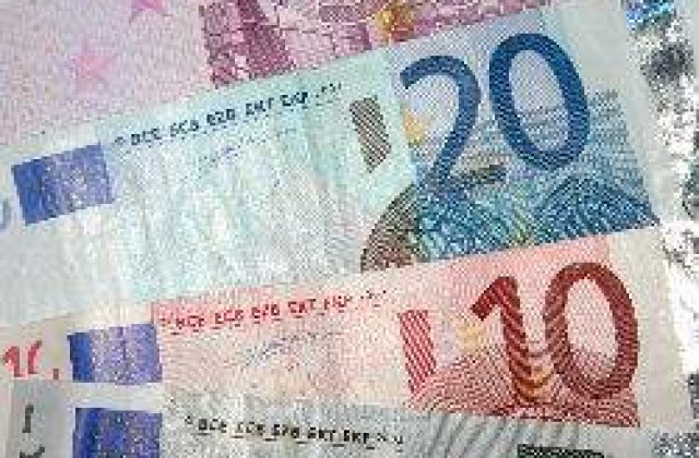 Zona euro se indreapta spre al treilea trimestru consecutiv de RECESIUNE