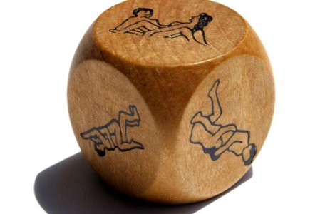 Un fost preot a deschis un sex-shop crestin online