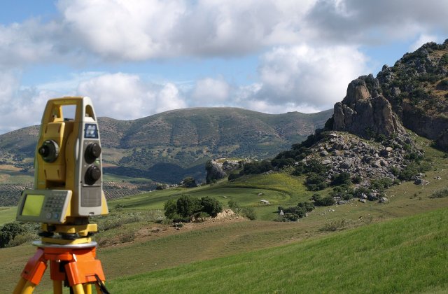 Ce este studiul topografic, cand este necesar si ce trebuie sa contina?