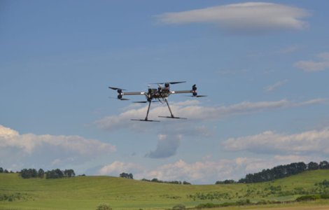 Acesti oameni minunati si dronele lor zburatoare...