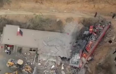 6 oameni au murit dupa ce un tren a deraiat si a intrat intr-o casa/ VIDEO