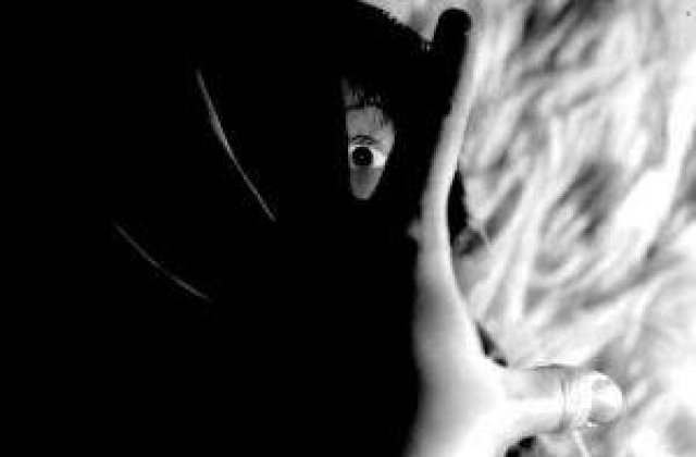 Studiu: Simpla apropiere de un rom este de ajuns sa sperie romanii