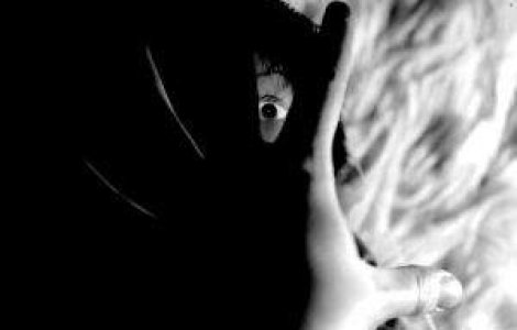 Studiu: Simpla apropiere de un rom este de ajuns sa sperie romanii