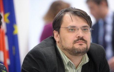 Cristian Ghinea, catre Tariceanu: USR asta te-a scos afara din ALDE european, fanfaron batran!