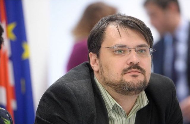 Cristian Ghinea, catre Tariceanu: USR asta te-a scos afara din ALDE european, fanfaron batran!