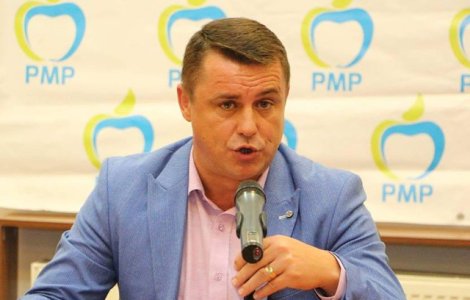 Un primar a intrat in greva foamei, in fata Ministerului Sanatatii