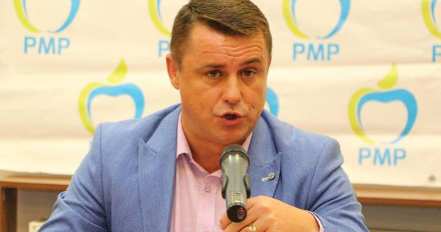 Un primar a intrat in greva foamei, in fata Ministerului Sanatatii