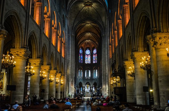 Incendiu Notre-Dame. Dobos: Arde o istorie. Am putea spune ca arde inima religioasa a Frantei