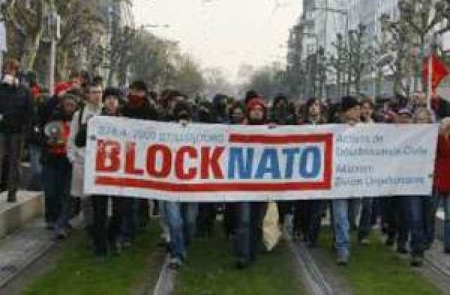 Marea manifestantie anti-NATO din Strasbourg s-a soldat cu 49 de raniti