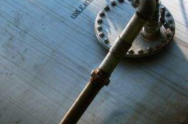 Chevron face publice contractele in Romania