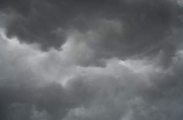 Capitala, cea mai grav afectata de furtuna