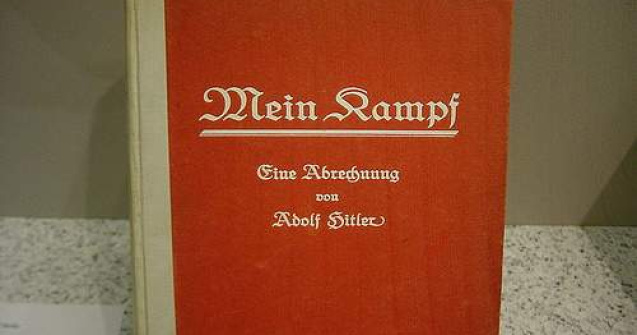 Nemtii publica "Mein Kampf", cartea lui Hitler