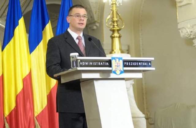 Ungureanu catre Ponta: Romania nu e un magazin pe care sa-l inchizi cand pleci in Dubai
